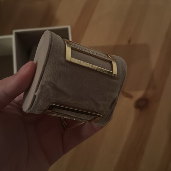 authentic MK Cuff bracelet - Picture 4 of 4